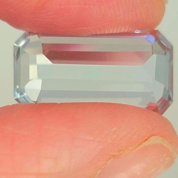 Huge 10.59 Carat Eye Clean Aquamarine! - Picture 8 of 9